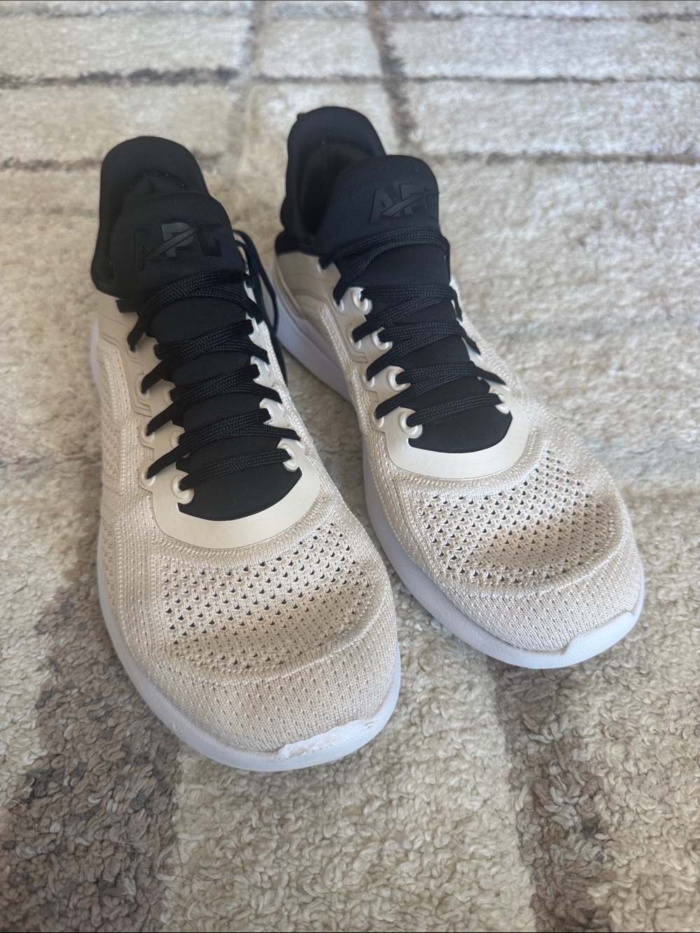 Lightweight APL Sneakers - Beige/Black